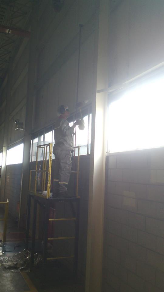 Aplicação de película G5 fumê 100% grafite AG Películas Rexam aplicação de película G5 fumê 100% grafite