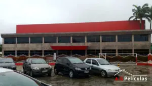 Remoção e aplicação de película em janelas , na fábrica da Iquine em Jaboatão dos Guararapes,